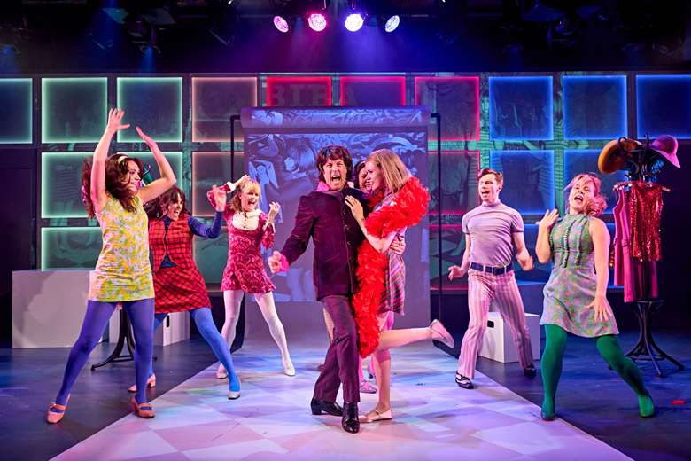 Cast of Close Up: The Twiggy Musical (photo: Manuel Harlan)